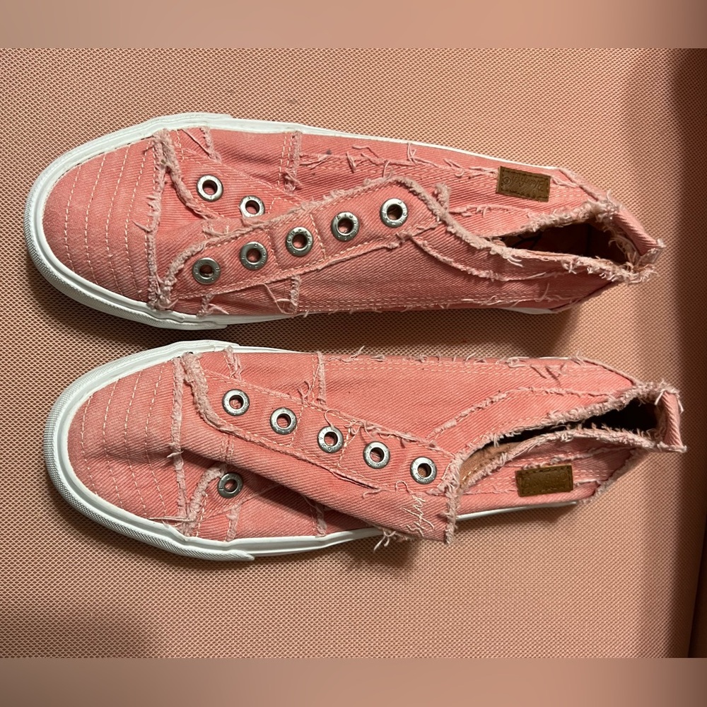 Blowfish Sneakers Womens Size 10 NWOT Coral Slip On Canvas Frayed Edge Comfort - Picture 3 of 7